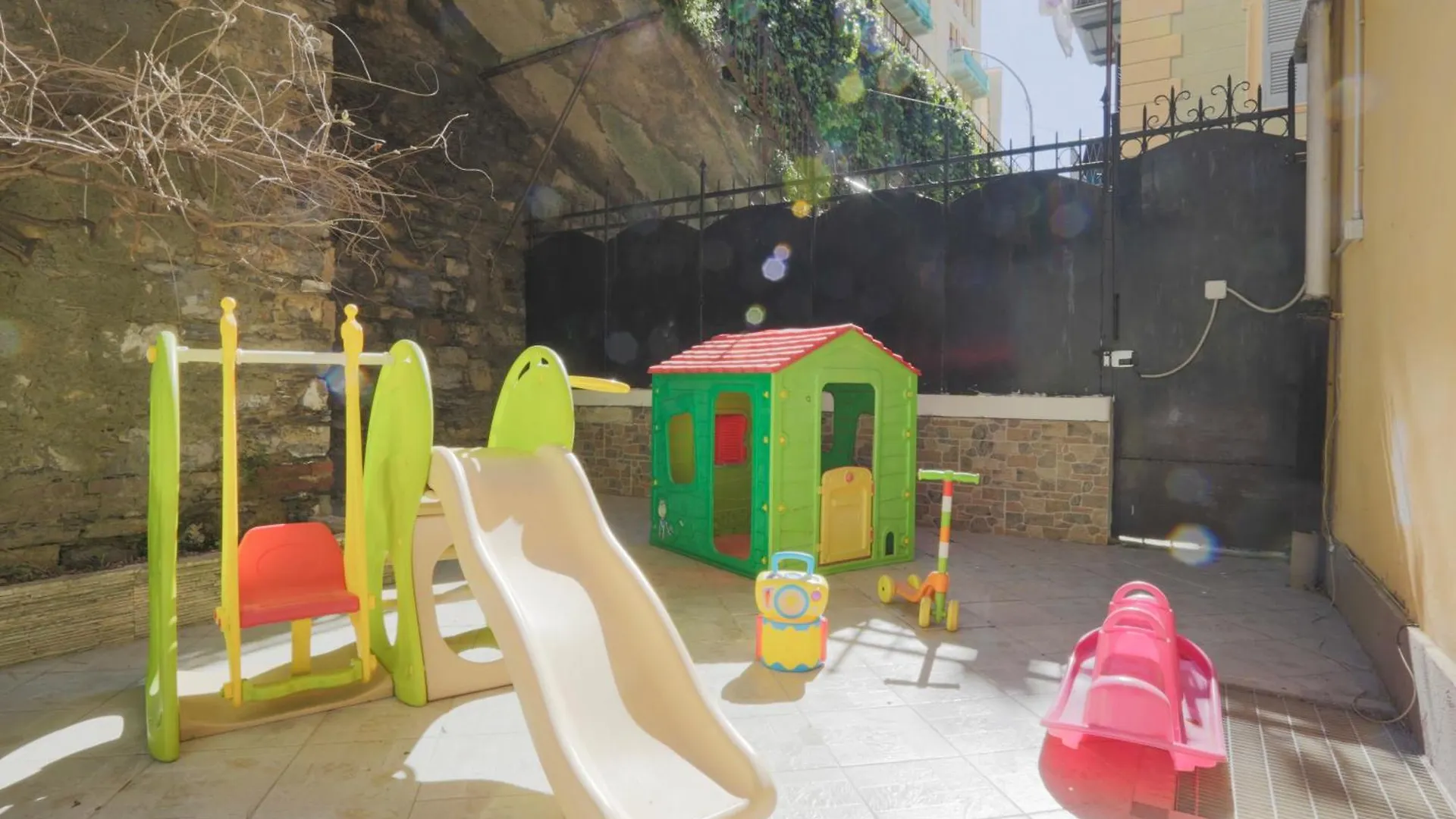 5 Minuti Dal Mare Favoloso Trilocale Con Giardino Genova 0*,  Italia